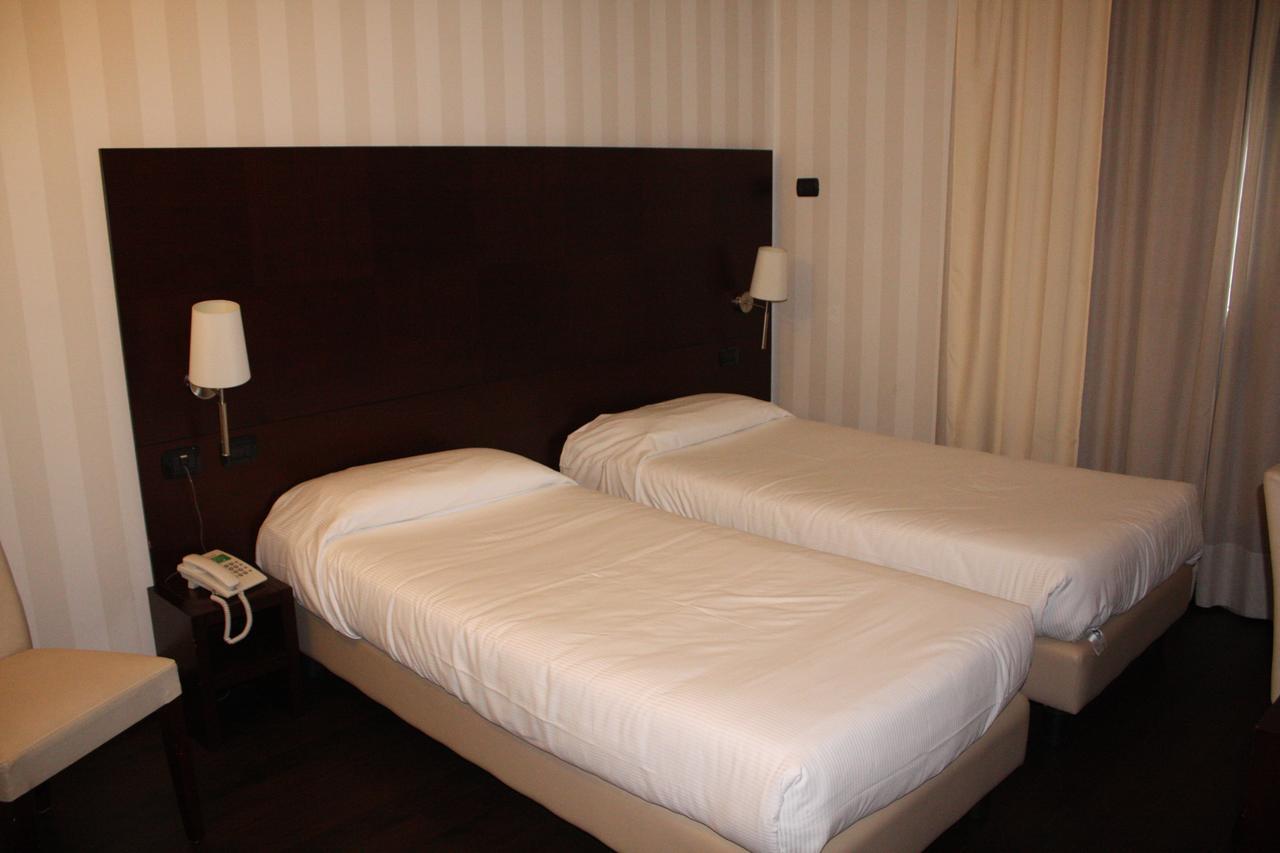 Hotel 2C Legnano Eksteriør bilde