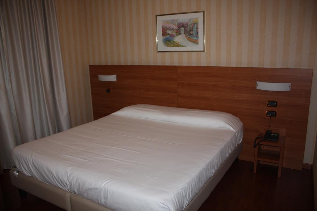 Hotel 2C Legnano Eksteriør bilde